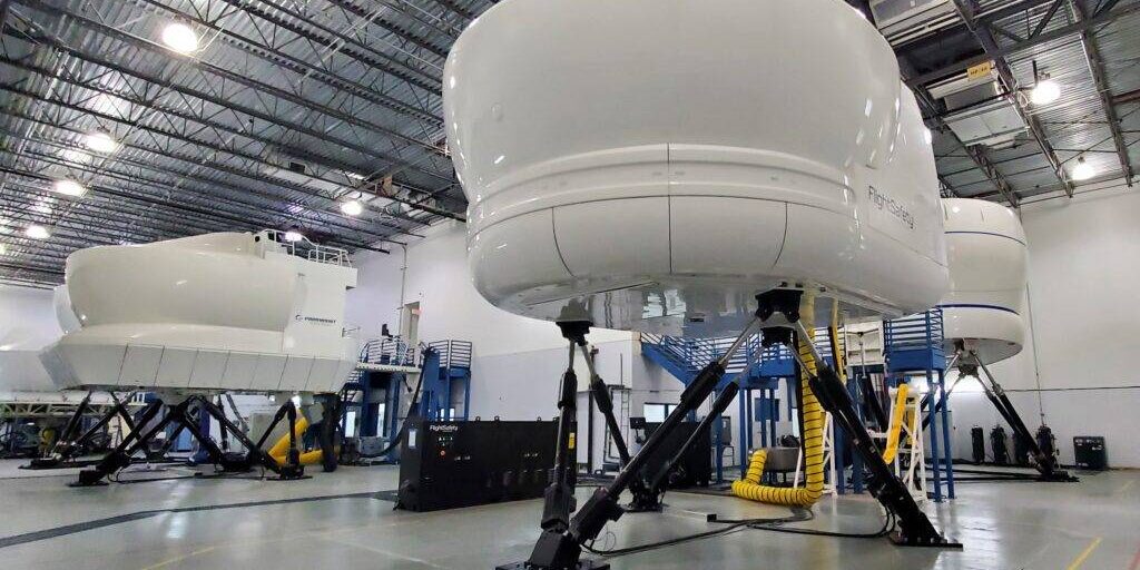 Paramount Aviation Services Airbus A320 Full Flight Simulator